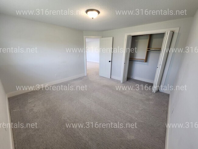 Building Photo - 8739-8741 E Summerside Pl