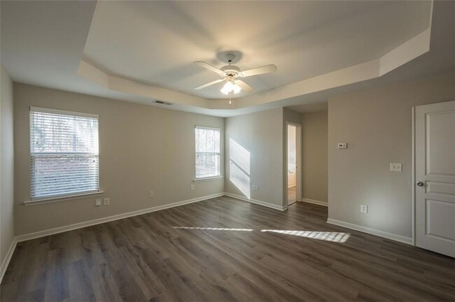 Building Photo - 204 Parc View Ln