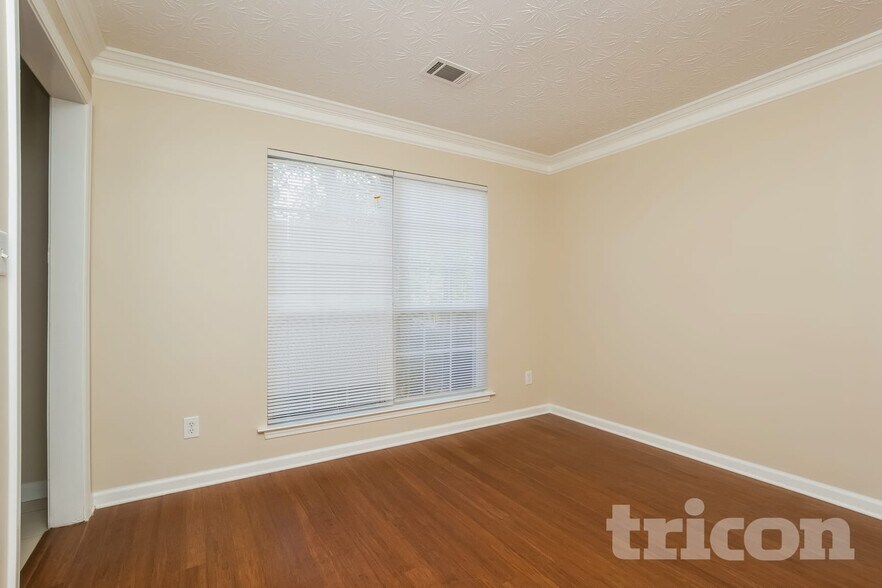 Building Photo - 2255 Hamilton Parc Ln