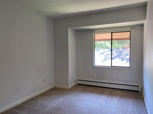 Building Photo - 1625 W Elizabeth St