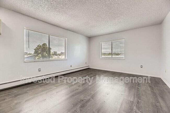 Building Photo - 3314 S Clarkson St