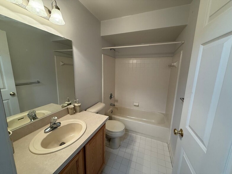 Building Photo - 41506 Greenspire Dr