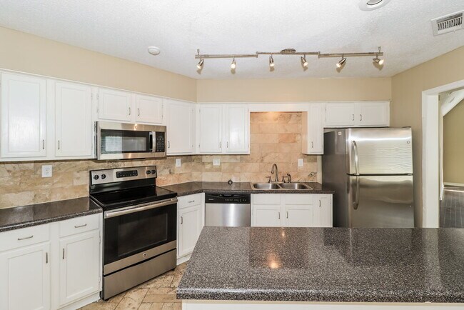 Building Photo - 8400 Timber Creek Dr