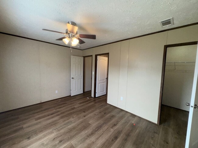 Building Photo - University Estates 63