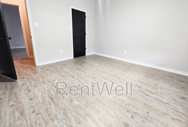 Building Photo - 2215 Quitman Ave