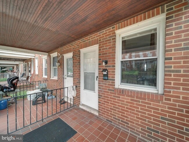 Building Photo - 2047 Griffis Ave