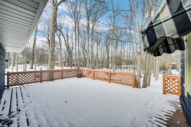 Building Photo - 11040 Cleveland Rd