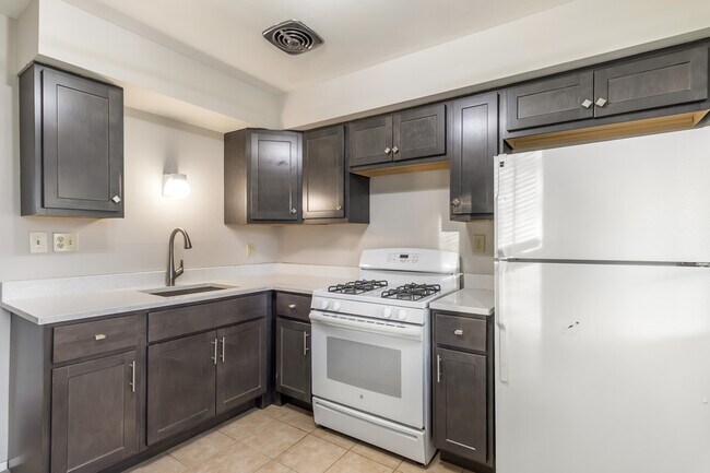 Building Photo - W166N9182 Grand Ave