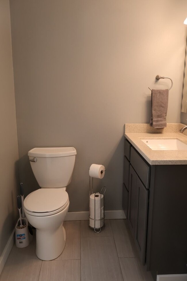 Building Photo - Pet Friendly 1 Bedroom in Downtown Bozeman