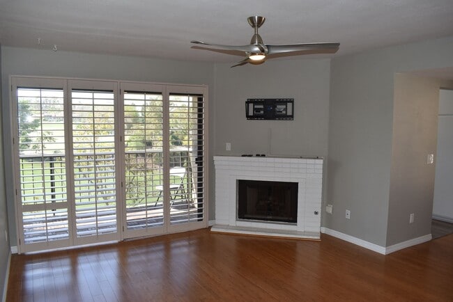 Building Photo - 2 Bedroom Condo in Rancho Bernardo with Golf Course Views