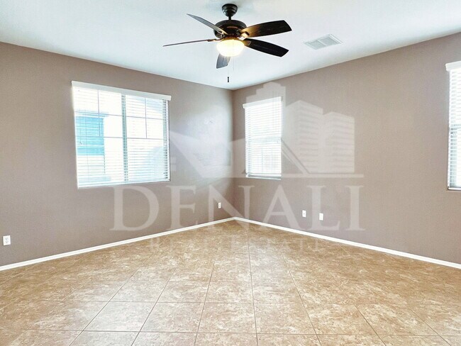 Building Photo - 113 E Palomino Dr
