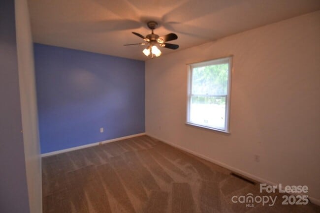 Building Photo - 2050 35th St NE