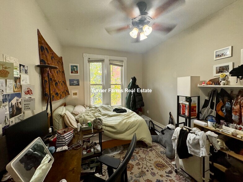 Building Photo - 717 Parker St