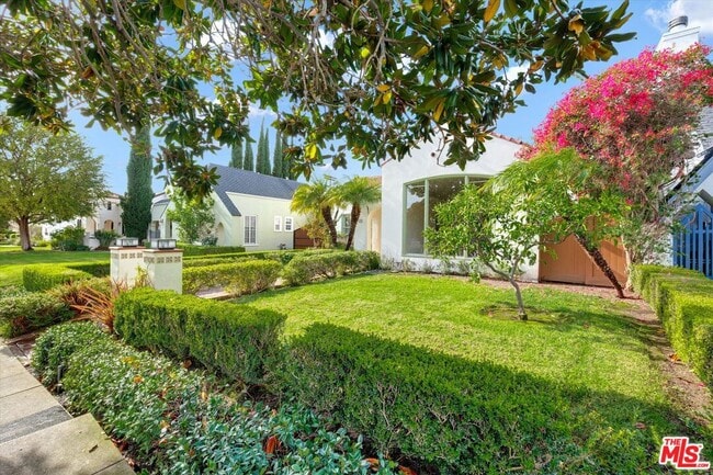 Building Photo - 135 N Gower St