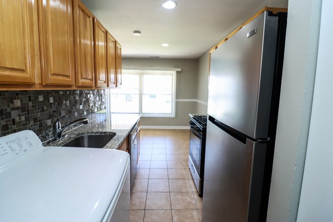 Building Photo - 9240 Bridle Path Ln