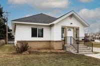 Building Photo - Newly Remodeled 3 Bed + Office, 1 Bath home in Rexburg, Fully fenced yard
