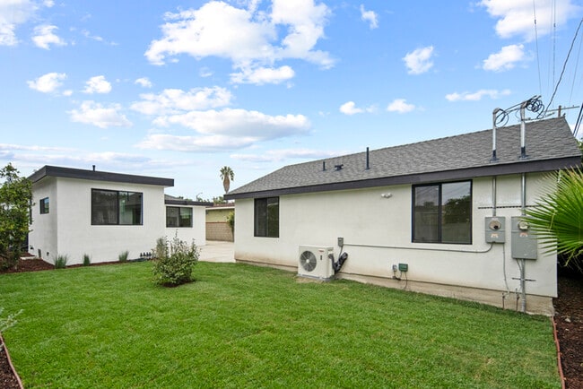 Building Photo - Charming 3 Bedroom Home for Rent in Los Angeles