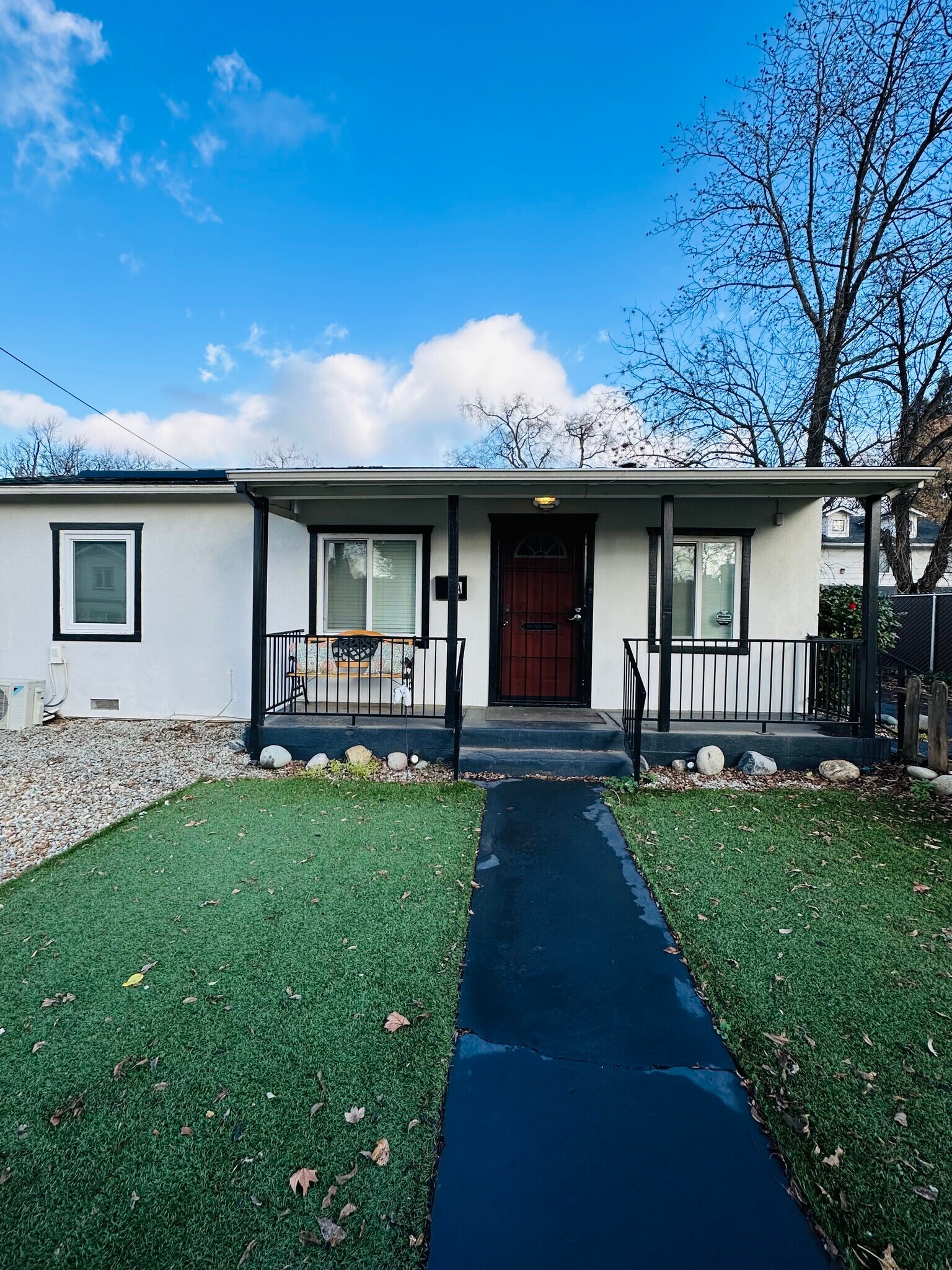 Building Photo - 1274 N Cedar St