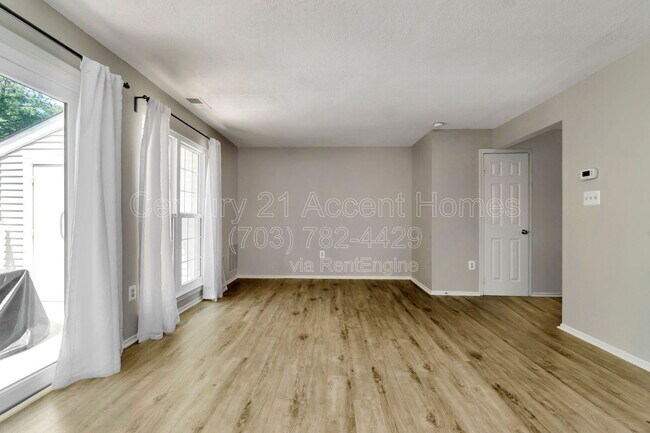 Building Photo - 2881 Burgundy Pl