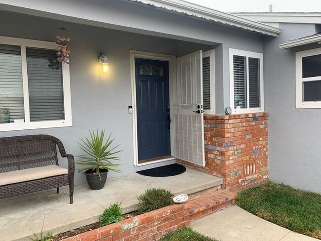 Building Photo - Charming 3-bedroom, 2-bathroom