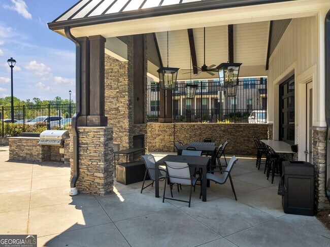 Building Photo - 4240 Hickory Pne Aly