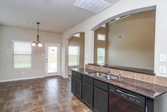 Building Photo - 31 Indian Palms Dr