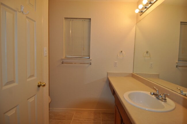 Building Photo - One story home on a corner lot in the affordable Jester Farms neighborhood in Round Rock. Brand n...