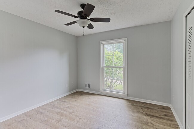Building Photo - 6714 Copperfield Rd