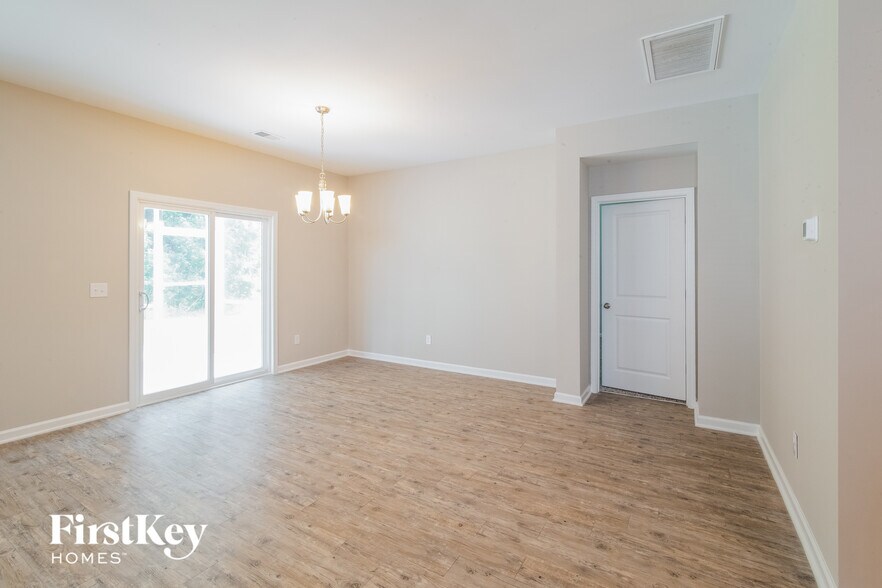 Building Photo - 510 Wayton Cir