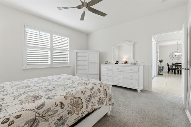 Building Photo - 1033 Sawgrass Dr