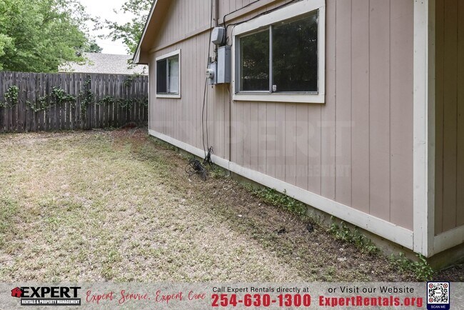 Building Photo - 3-Bedroom Home with a Big Backyard in Kill...