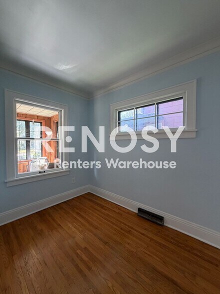 Building Photo - 1759 St Clair Ave