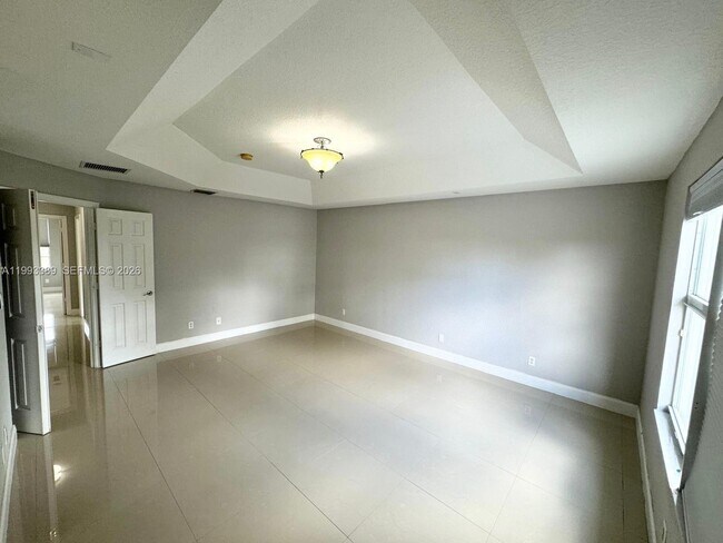 Building Photo - 4451 Seneca Ave