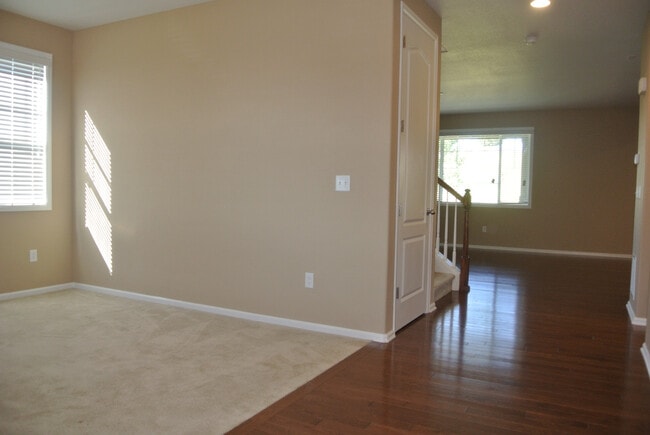 Building Photo - 5Bed/3.5Bath Home in Blackstone Country Club Community