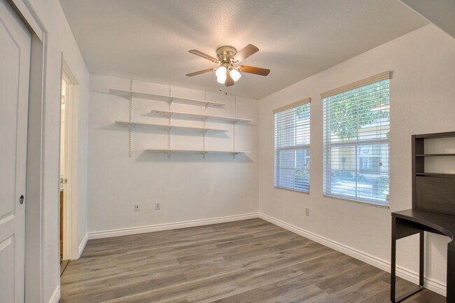Building Photo - 2706 Black Locust Ct