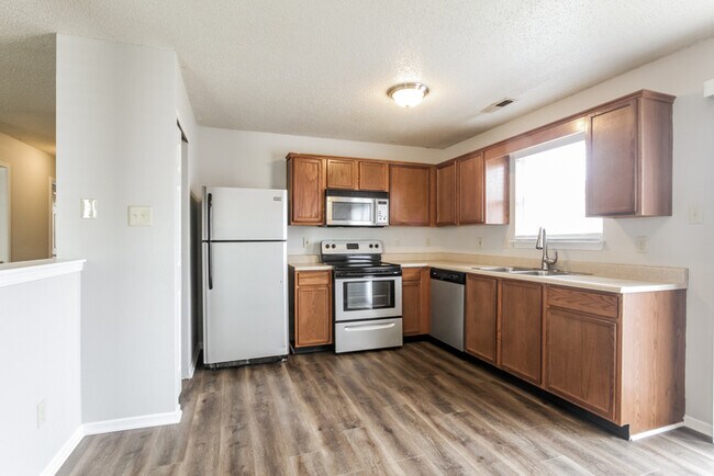 Building Photo - Single-Story 3-Bedroom Greenwood Home