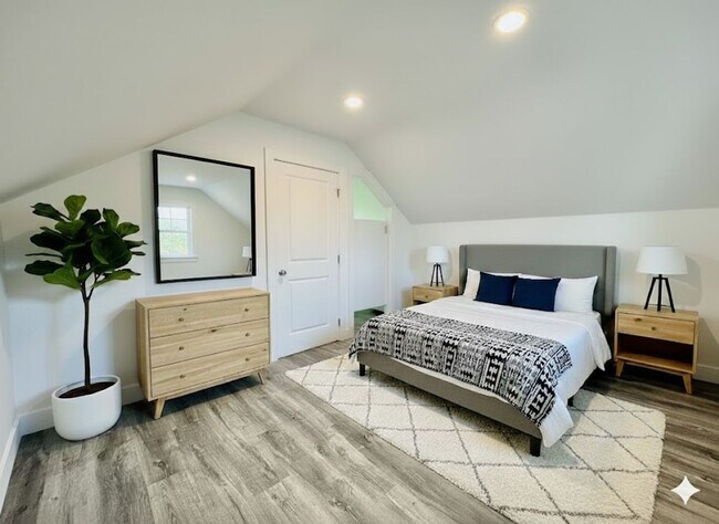 Building Photo - Modern Luxury Meets Small Town Charm in Your New Gladstone Home!