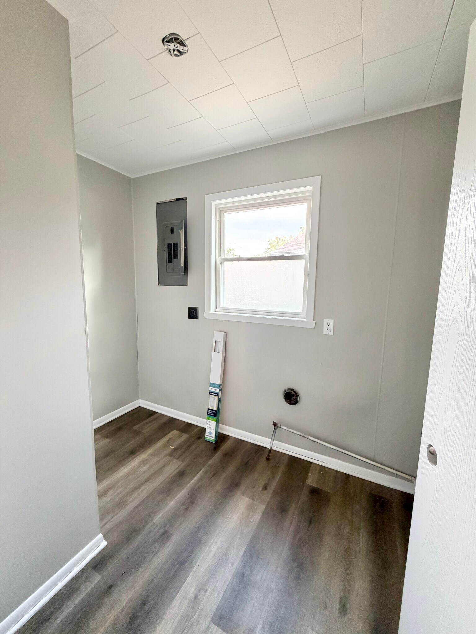 Laundry Room - 1122 Kingsley Dr