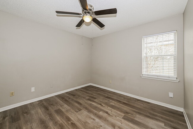 Building Photo - 7737 Manassas Ct E