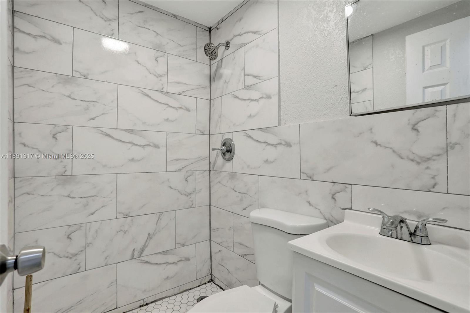 Building Photo - 2701 NW 18th Ter