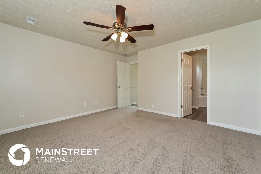 Building Photo - 8231 Oak Terrace Ln