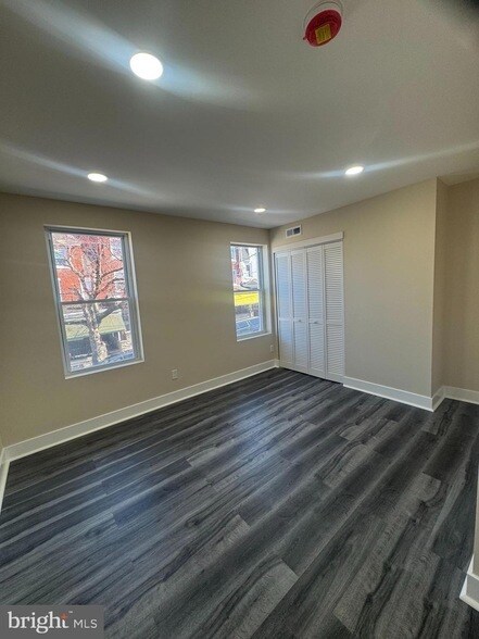 Building Photo - 459 High St