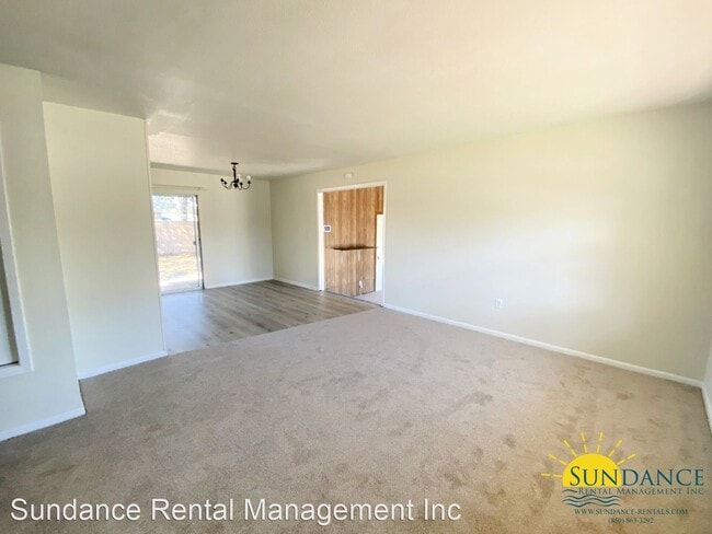 Building Photo - 3 br, 1.5 bath House - 11 Berwick Circle