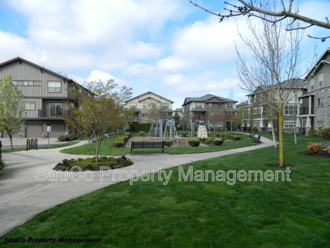 Building Photo - 616 NE Adwick Dr