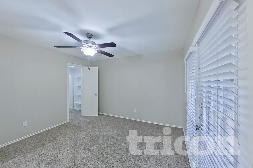 Building Photo - 3201 Chimneyrock Dr