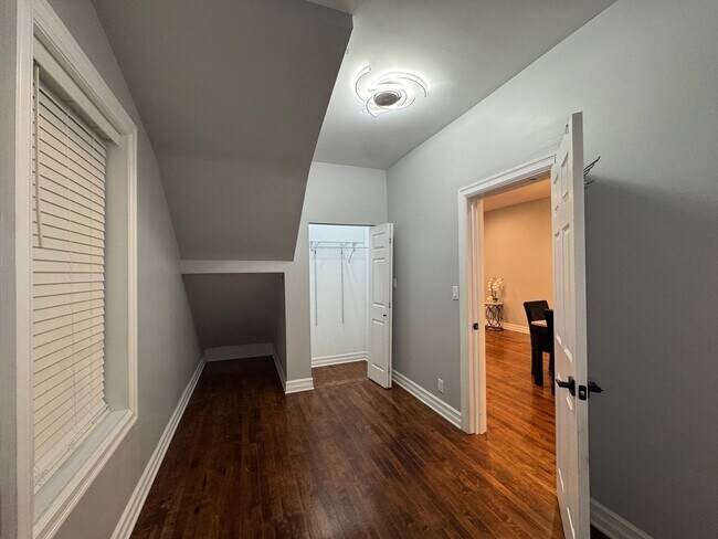 Building Photo - 4317 W 21st Pl