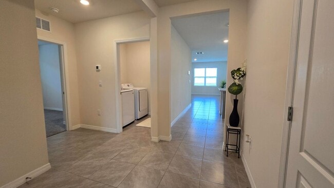 Building Photo - Beautiful 4 Bedroom, 2 bath home is Availa...