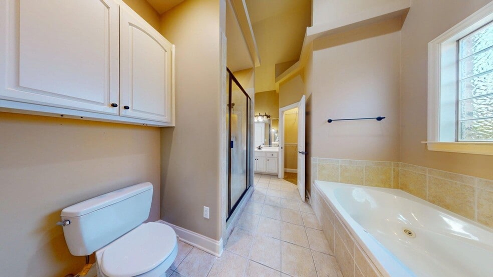 Building Photo - 461 Belmonte Dr