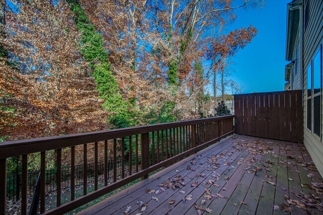Building Photo - 1363 Harris Way S