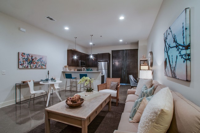 Building Photo - 210 30th Ave N